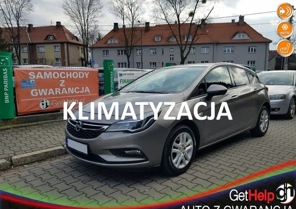 śląskie Opel Astra cena 47900 przebieg: 39999, rok produkcji 2017 z Czechowice-Dziedzice